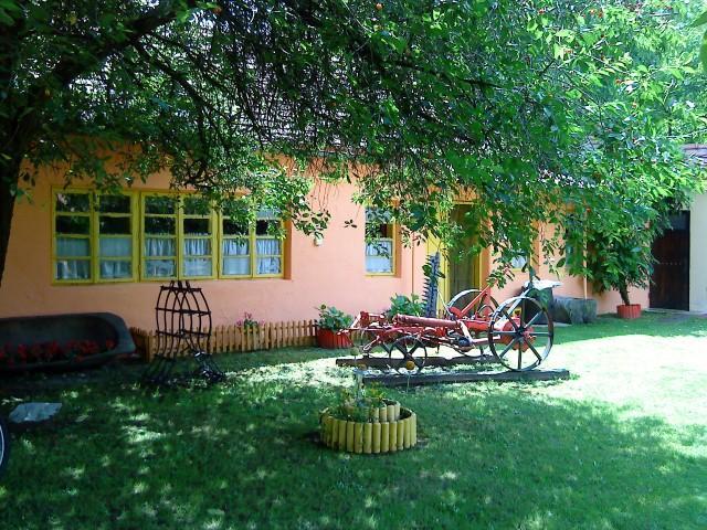 Seoski Turiziam Larva Trenkovo Экстерьер фото